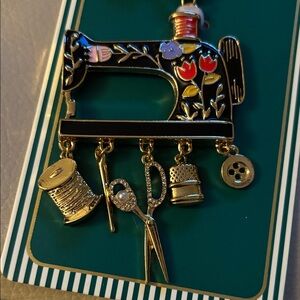 NWT Piper K Vintage Sewing Machine Keychain/bag charm with seamstress charms